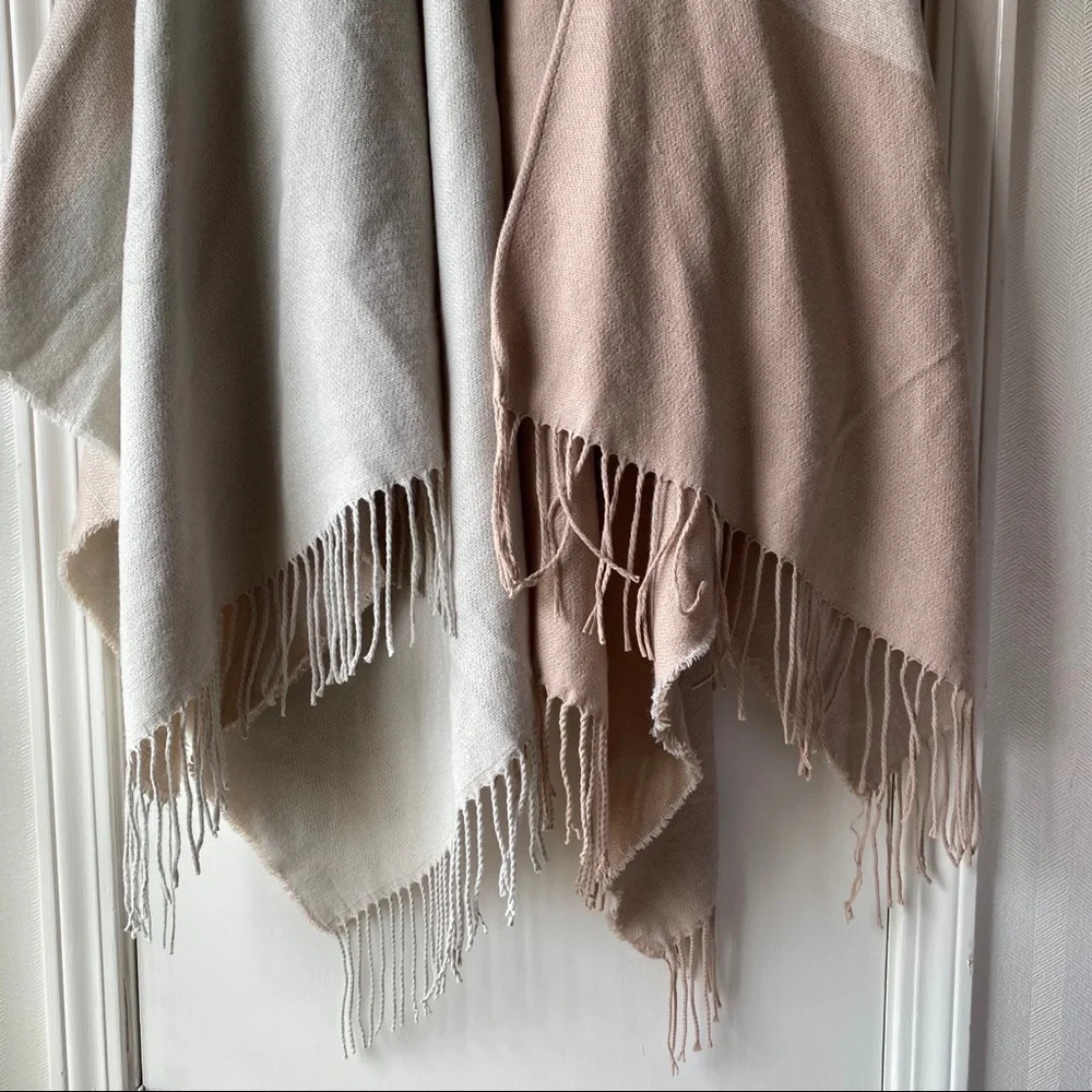 SOIA & KYO Woven Scarfigan Blanket With Fringe NWT